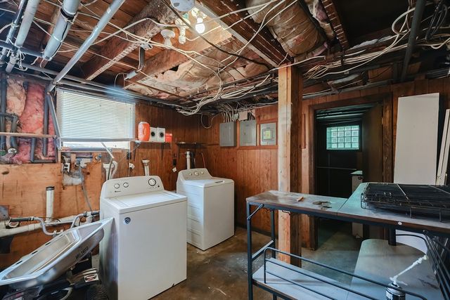 105 16th St, Fall River, MA 02723