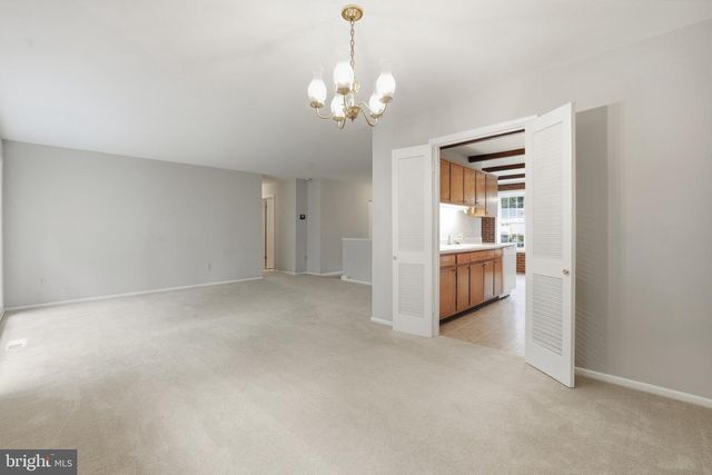 8416 STONEWALL DR, Vienna, VA 22180