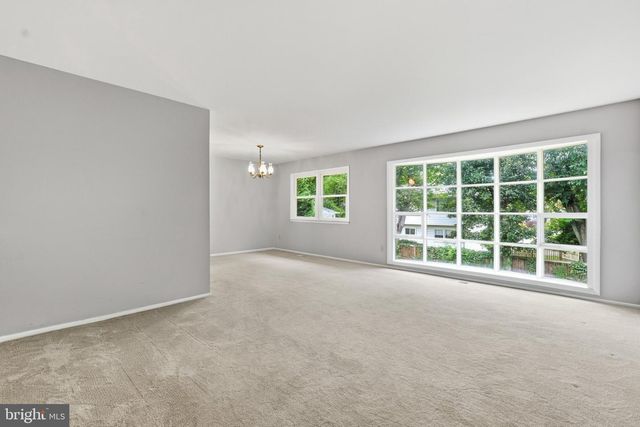 8416 STONEWALL DR, Vienna, VA 22180