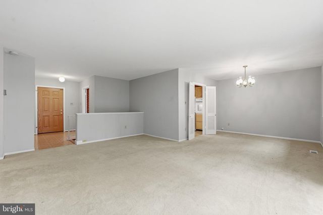 8416 STONEWALL DR, Vienna, VA 22180