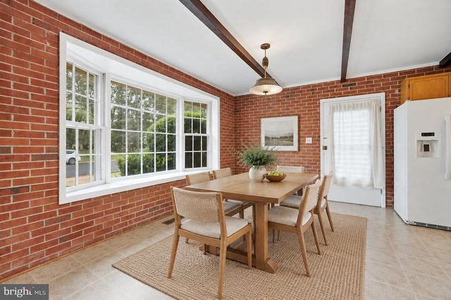 8416 STONEWALL DR, Vienna, VA 22180