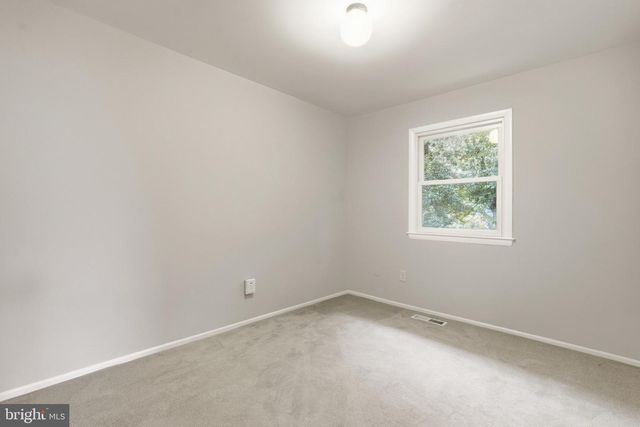 8416 STONEWALL DR, Vienna, VA 22180