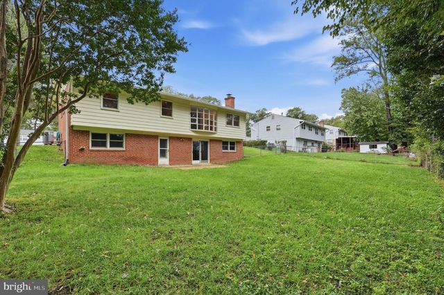 8416 STONEWALL DR, Vienna, VA 22180