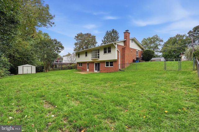 8416 STONEWALL DR, Vienna, VA 22180