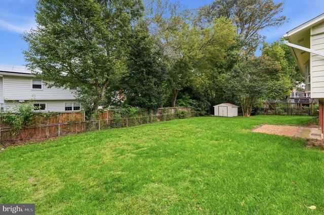 8416 STONEWALL DR, Vienna, VA 22180