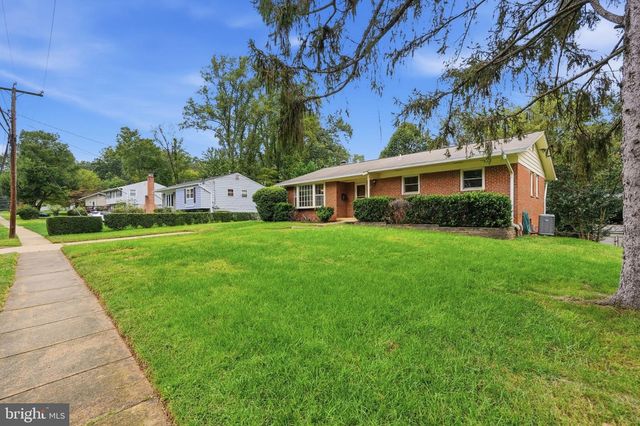 8416 STONEWALL DR, Vienna, VA 22180