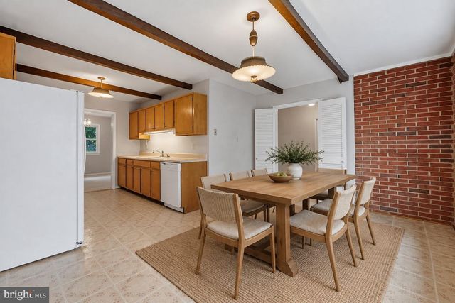 8416 STONEWALL DR, Vienna, VA 22180