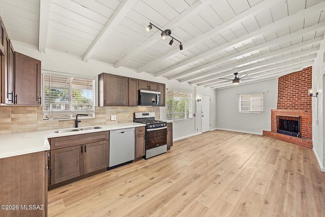 2849 N Desert Avenue, Tucson, AZ 85712