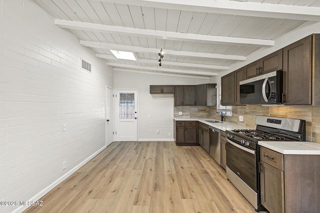 2849 N Desert Avenue, Tucson, AZ 85712
