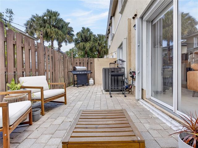 17071 NW 22nd St, Pembroke Pines, FL 33028