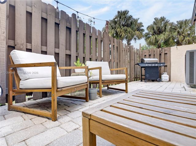 17071 NW 22nd St, Pembroke Pines, FL 33028