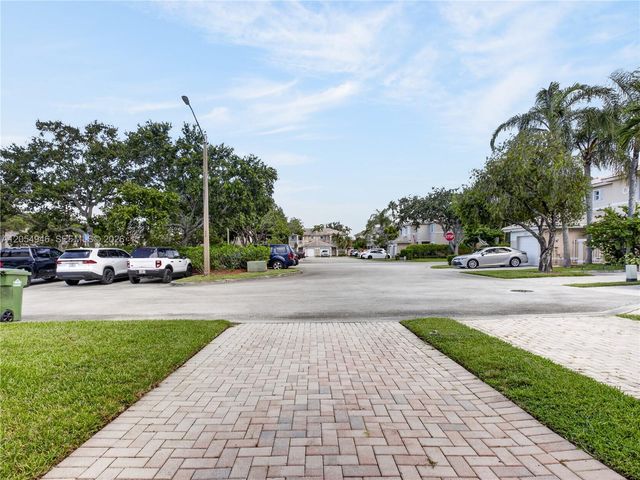 17071 NW 22nd St, Pembroke Pines, FL 33028