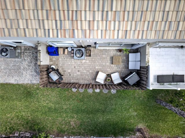 17071 NW 22nd St, Pembroke Pines, FL 33028