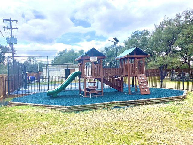 9016 Balcones Club DR, Austin, TX 78750