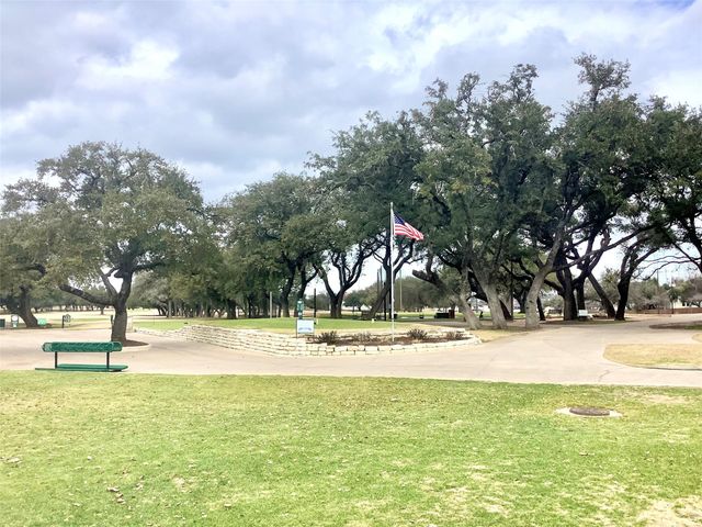 9016 Balcones Club DR, Austin, TX 78750