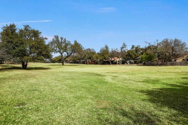 9016 Balcones Club DR, Austin, TX 78750