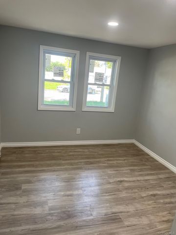 54 Ash Street, Central Islip, NY 11722