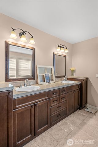 5844 Ashbourne Lane SE, Olympia, WA 98501