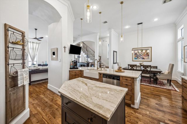 5718 Kansas Street C, Houston, TX 77007