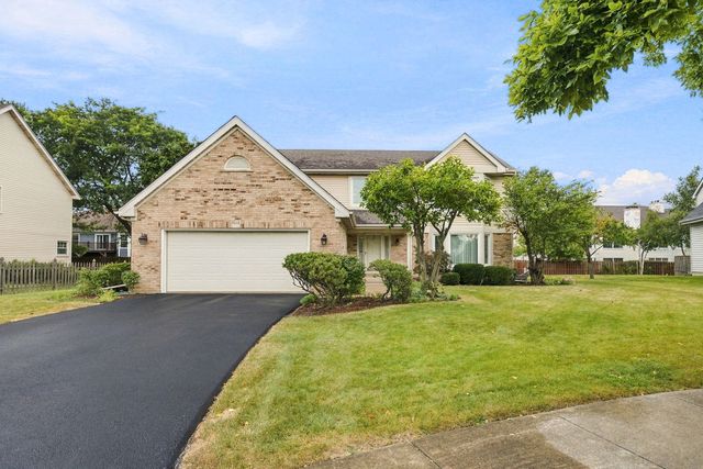 1011 E Amberwood Circle, Naperville, IL 60563