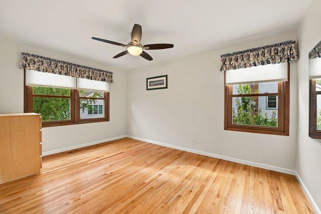 1011 E Amberwood Circle, Naperville, IL 60563