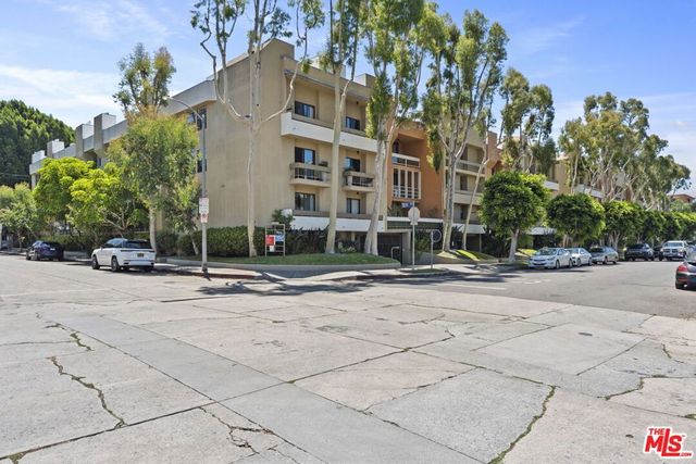 750 N Kings Road 124, West Hollywood, CA 90069