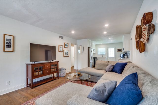 10225 Pinecrest Drive, Dallas, TX 75228