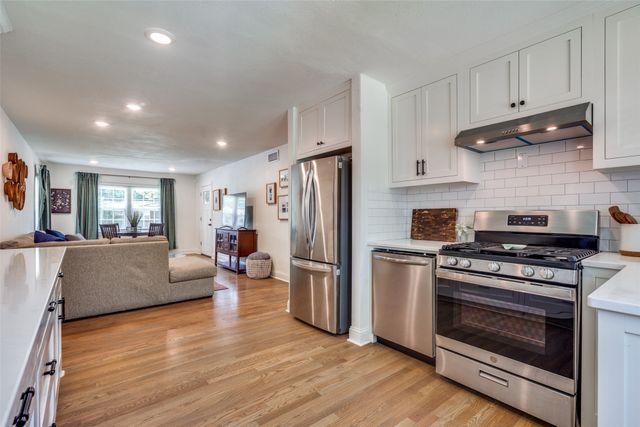10225 Pinecrest Drive, Dallas, TX 75228