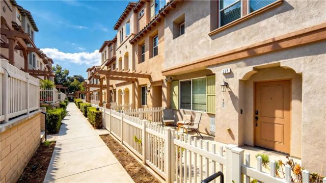 326 N Calvados Avenue, Azusa, CA 91702