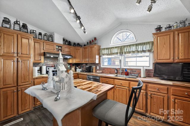 19 Morton Lane, Asheville, NC 28806