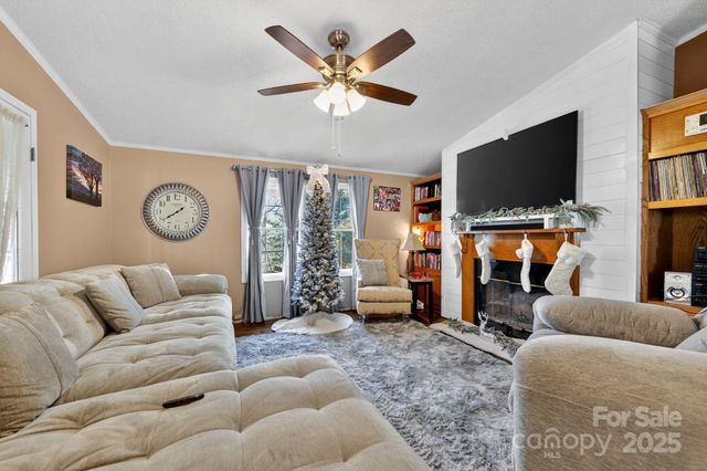 19 Morton Lane, Asheville, NC 28806