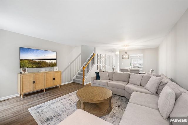 900 Somerset Court, Ramsey, NJ 07446