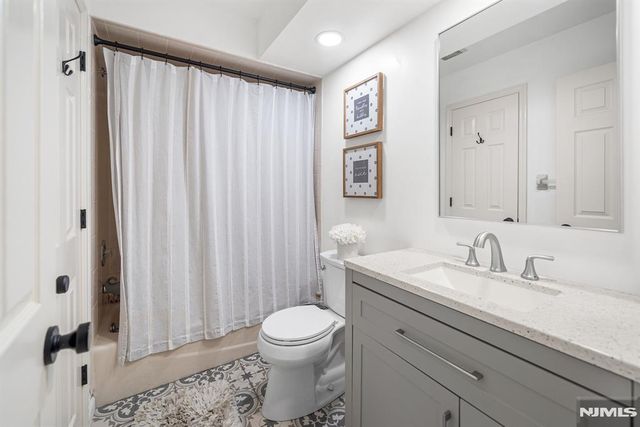 900 Somerset Court, Ramsey, NJ 07446