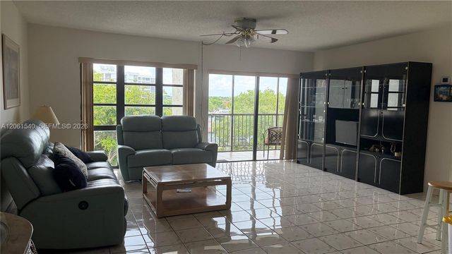 14201 SW 66th St 406- A, Miami, FL 33183
