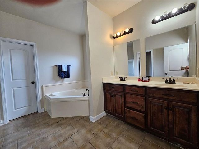 8166 South Wind Drive W, Irvington, AL 36544