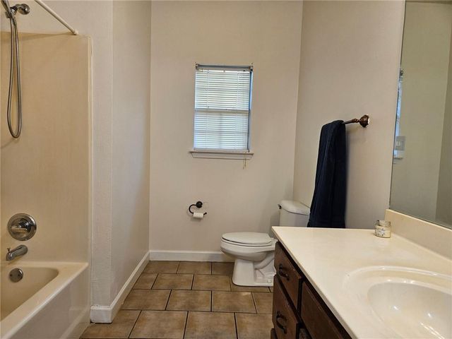 8166 South Wind Drive W, Irvington, AL 36544