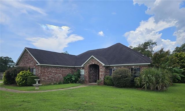 8166 South Wind Drive W, Irvington, AL 36544