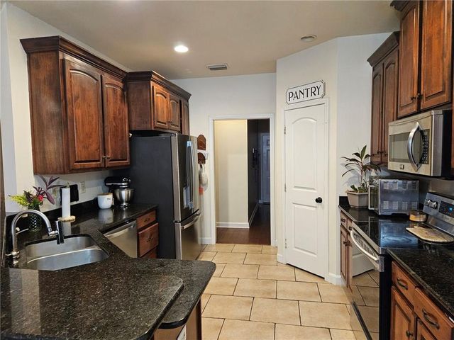 8166 South Wind Drive W, Irvington, AL 36544