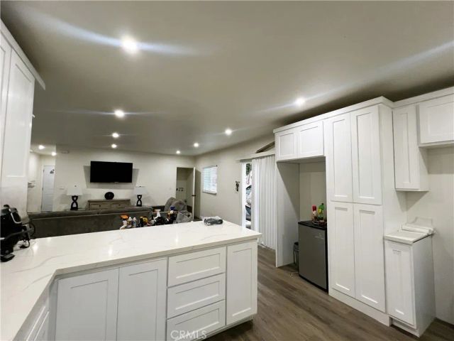 7672 Whitsett Avenue, Los Angeles, CA 90001