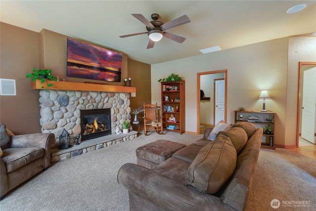11821 184th Street E, Puyallup, WA 98374
