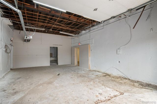 300 E 8 MILE Road, Detroit, MI 48203