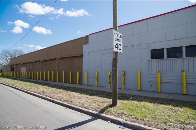 300 E 8 MILE Road, Detroit, MI 48203