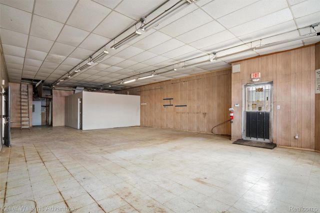 300 E 8 MILE Road, Detroit, MI 48203