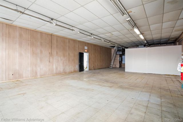 300 E 8 MILE Road, Detroit, MI 48203