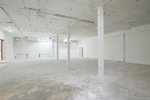 300 E 8 MILE Road, Detroit, MI 48203