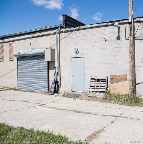 300 E 8 MILE Road, Detroit, MI 48203