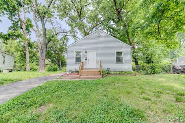 8067 Aline Avenue, St Louis, MO 63134