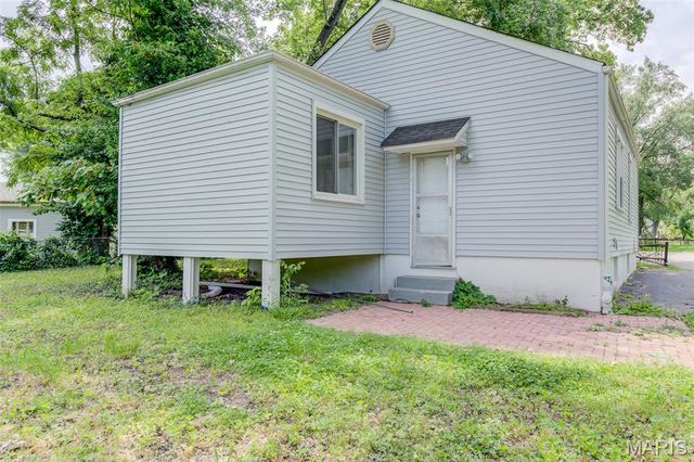 8067 Aline Avenue, St Louis, MO 63134