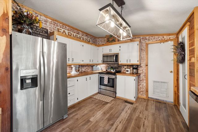 379 FCR 161, Streetman, TX 75859