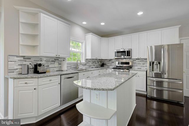 496 PITT CT, Odenton, MD 21113